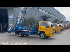 caminhão aéreo da operação da plataforma