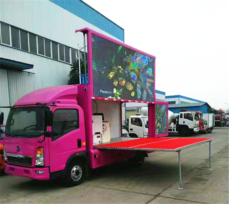 Caminhão de anúncio móvel P8 4x2 Digitas do diodo emissor de luz 120HP com fase