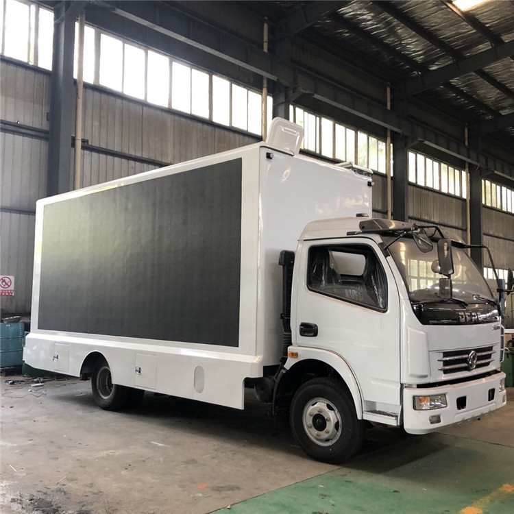 O caminhão móvel de Dongfeng conduziu o veículo móvel da propaganda do diodo emissor de luz da exposição 4x2 impermeável para exterior