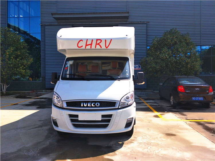 A caravana Van Foton da transmissão automática rv, carro de acampamento exterior da fibra de vidro decorou