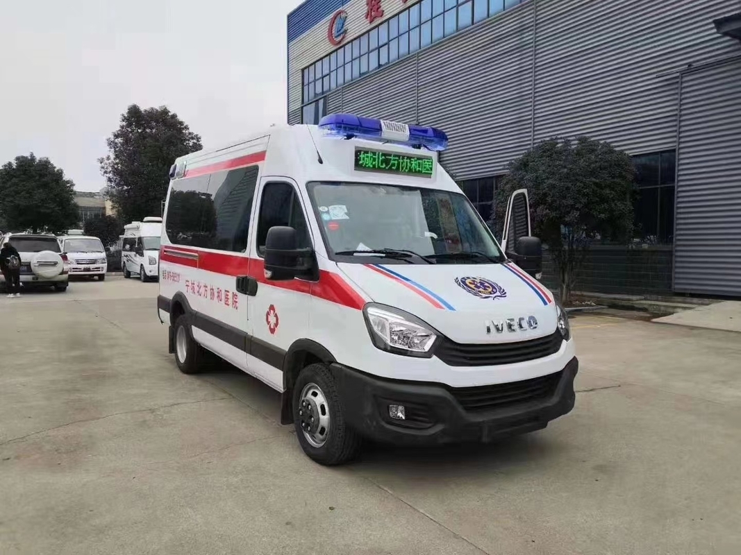 Ambulância média do dever dos primeiros socorros de IVECO 130 km/h do tipo diesel 4*2
