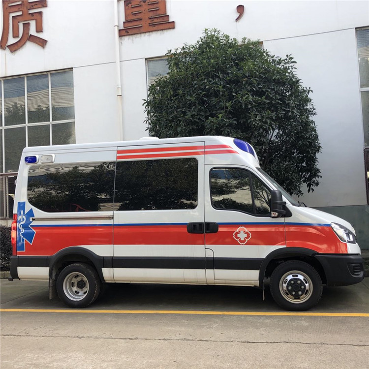 Ambulância média do dever dos primeiros socorros de IVECO 130 km/h do tipo diesel 4*2
