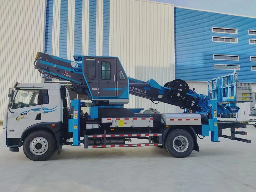 A operação da alta altitude 190HP transporta o caminhão montado caminhão da plataforma de trabalho aéreo de 45m