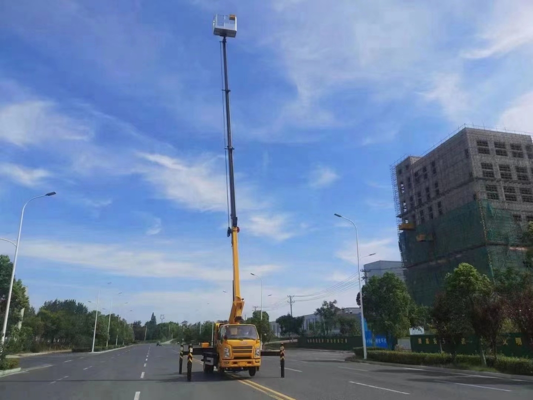 Camião de elevação de baldes 4×2 de 116 cv Veículo de trabalho de alta altitude Euro 6 Camião de plataforma aérea