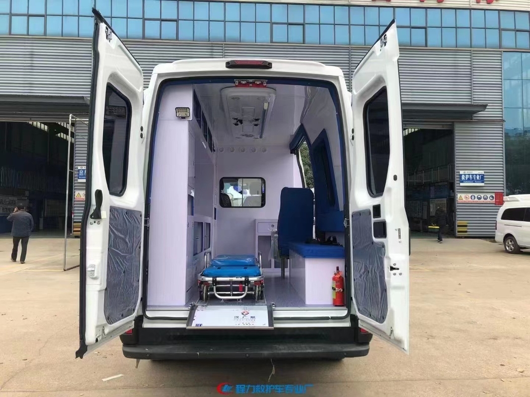 IVECO Ambulância Automática/Manual para Hospital com Peso líquido aproximado de X 2970 kg Ambulância Tipo 3 para venda
