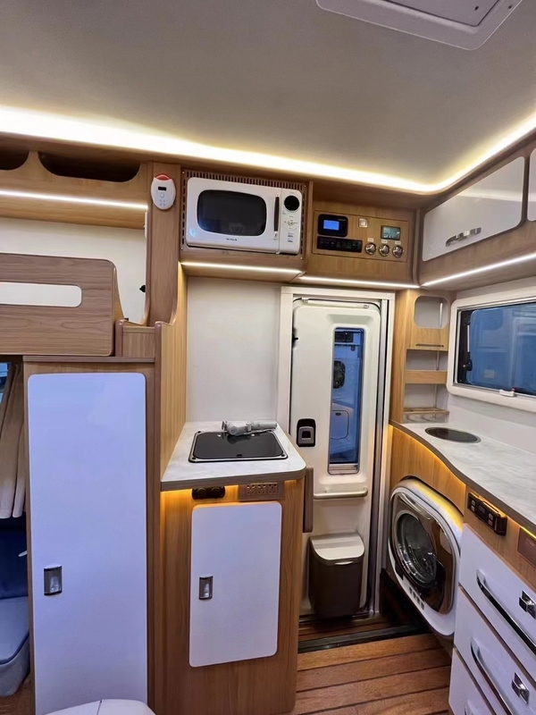 Caminhão de caminhão de cama OE NO. CLW Base de rodas 3360 mm Caravana de acampamento