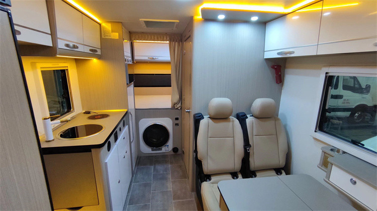 Camião de turismo móvel RV Caravana Van Com 190 HP Motor Máxima carga útil 7042 Kg