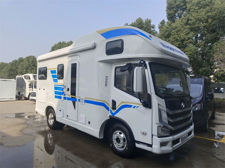 Custom YUEJIN 4x2 Luxury RV Vacation Car / Motor Caravan Venda na Arábia Saudita