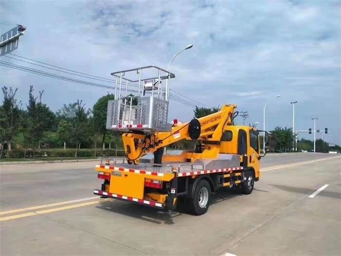 3.5T Plataforma de trabalho aéreo de carga do eixo traseiro para caminhão - QuanChai Q23-132E60 Modelo