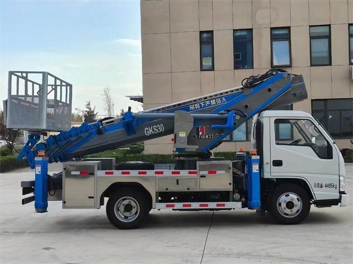 QuanChai/Q23-132E60 Caminhão de plataforma de trabalho aéreo com chassi JMC 1540/1540 mm Suspensão