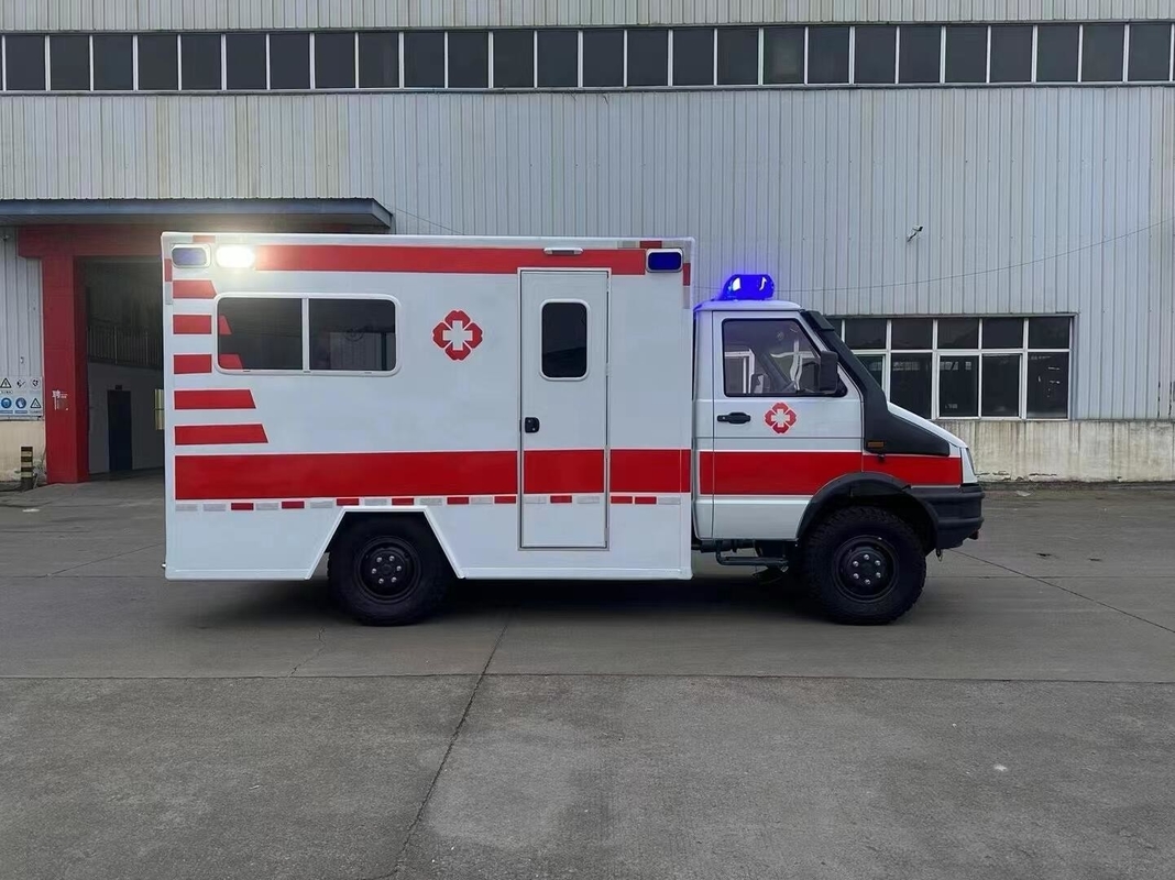 Ambulância de alta velocidade de emergência de emergência com Euro 5 padrão de emissões e 2287ml de deslocamento