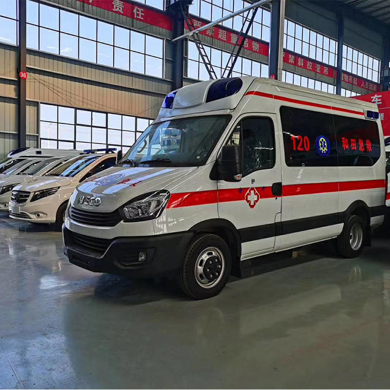 Ambulâncias de emergência LHD/RHD com pneus de condução 195/75R16LT Veículo de ambulância tipo 4x2 à venda