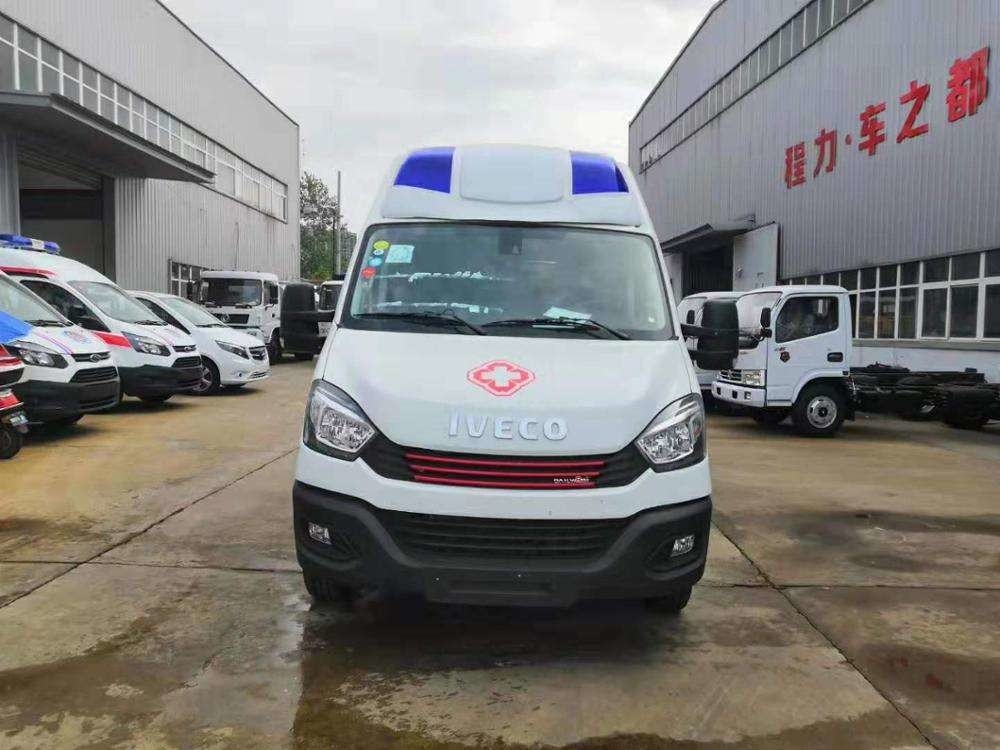 Ambulância Plush 2800mm camião móvel de hospital com características avançadas e especificações de pneus 215/75R16LT