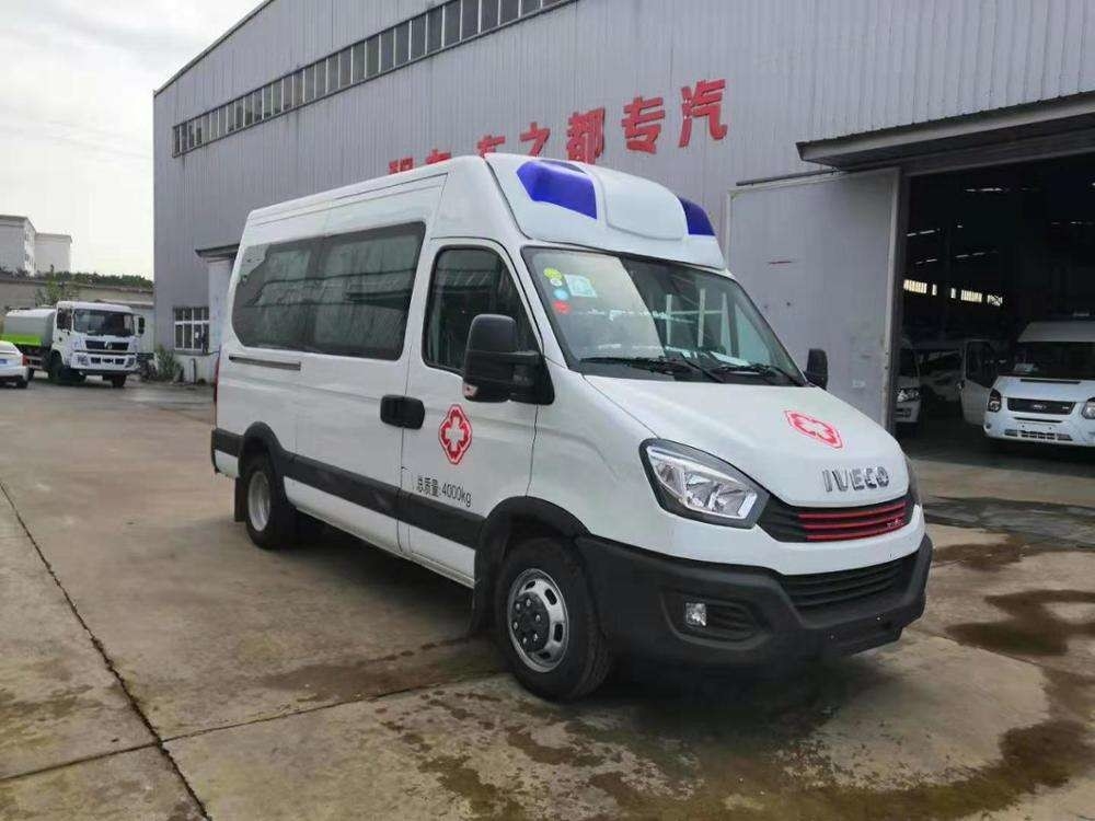 Ambulância Plush 2800mm camião móvel de hospital com características avançadas e especificações de pneus 215/75R16LT