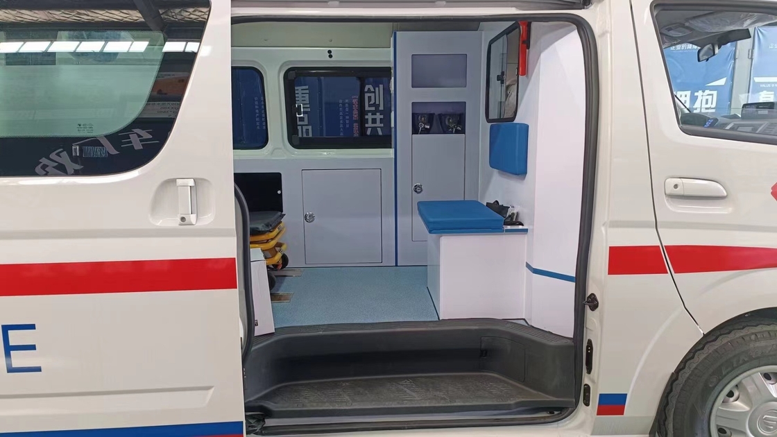Veículo de ambulância 130 km/h Velocidade máxima Veículo clínico móvel com suspensão dianteira/atrás de 1320/1160 mm