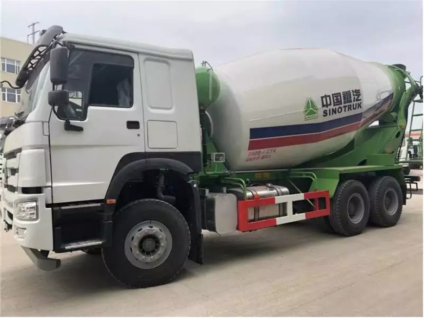 13870kg Peso de travagem 6*4 Formulário de acionamento Caminhão de mistura de cimento de concreto com pneu de arame de aço 12.00R20