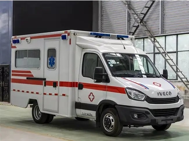 3300 Peso bruto do veículo Veículo de emergência 4x4 com transmissão manual