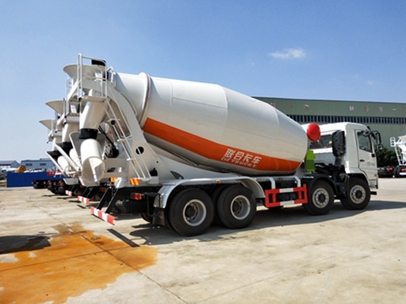 8*6 Grande caminhão de cimento velocidade para a frente 2 para trás SINOTRUK HOWO caminhão de mistura de concreto para construção