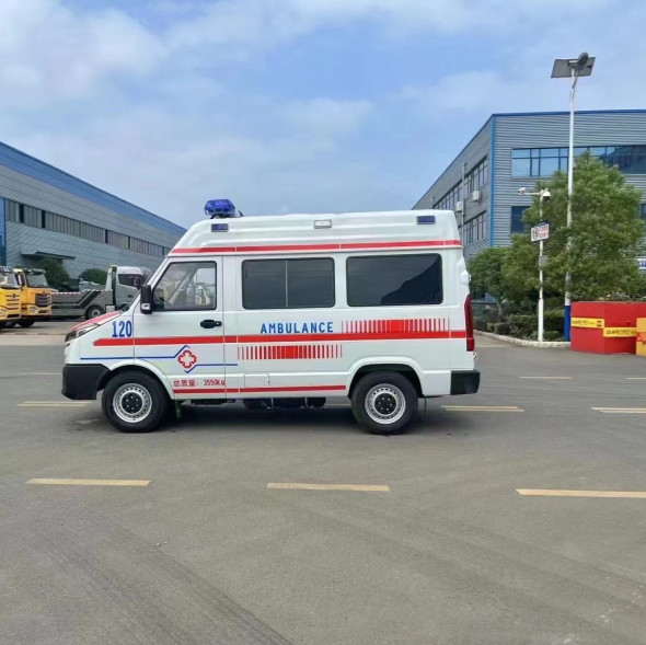 Iveco Ambulance 2800 mm Carrinhas de ambulância de base de rodas com 90 kW de potência nominal e 3550 kg de peso bruto