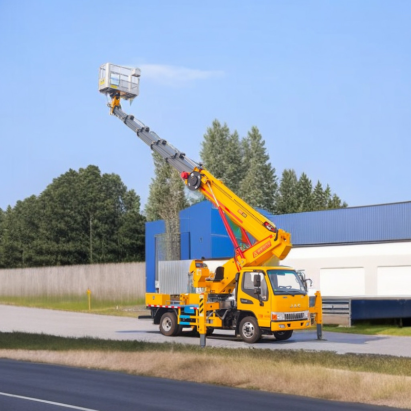 Isuzu 85KW Caminhão de trabalho aéreo Caminhões de balde 200kg Carga 5 velocidades manual Hexagonal Jib Strobe Light