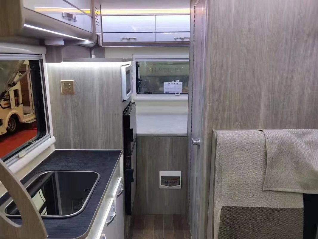 Caravana exterior de Van Automatic Transmission 4*2 Motorhome rv do campista de Yuejin Foton