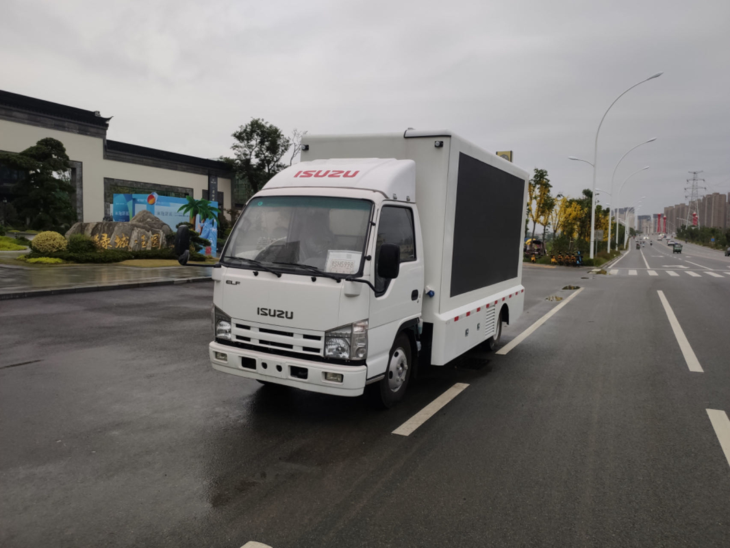 Isuzu P5 P6 P4 Caminhão montado LED Display 3840 * 1728mm Mobile LED Screen Trailer 102HP