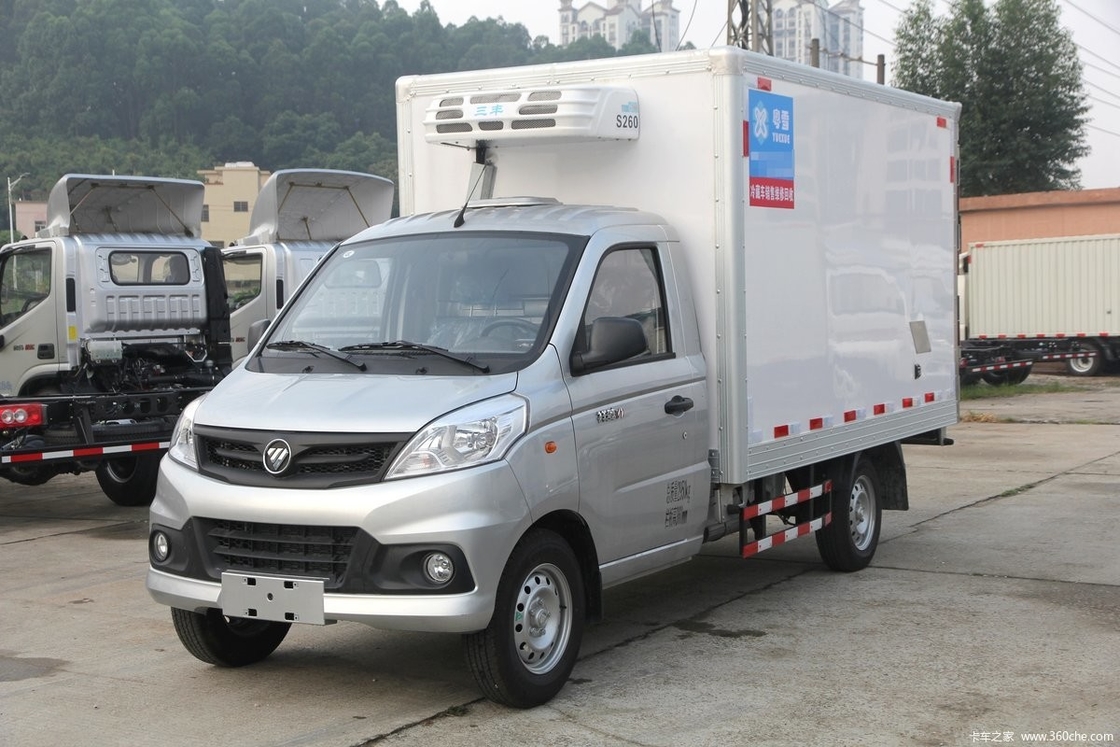 2 do caminhão refrigerado de Foton da gasolina toneladas de tipo congelador refrigerado Van do combustível