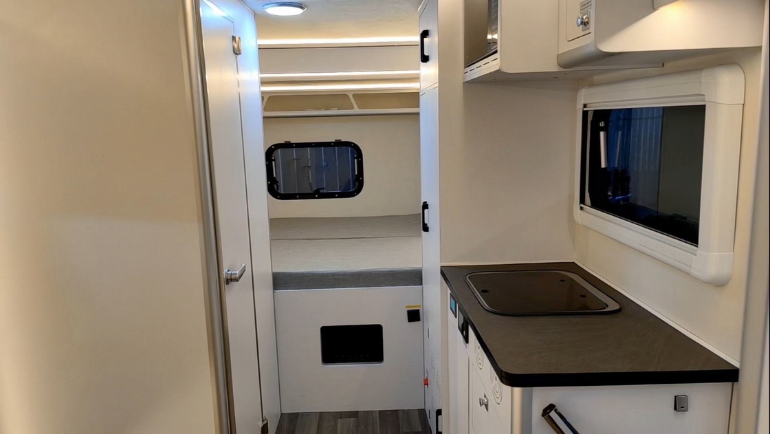Casa exterior de Van Decorated Shell 220V da caravana da caixa rv da fibra de vidro