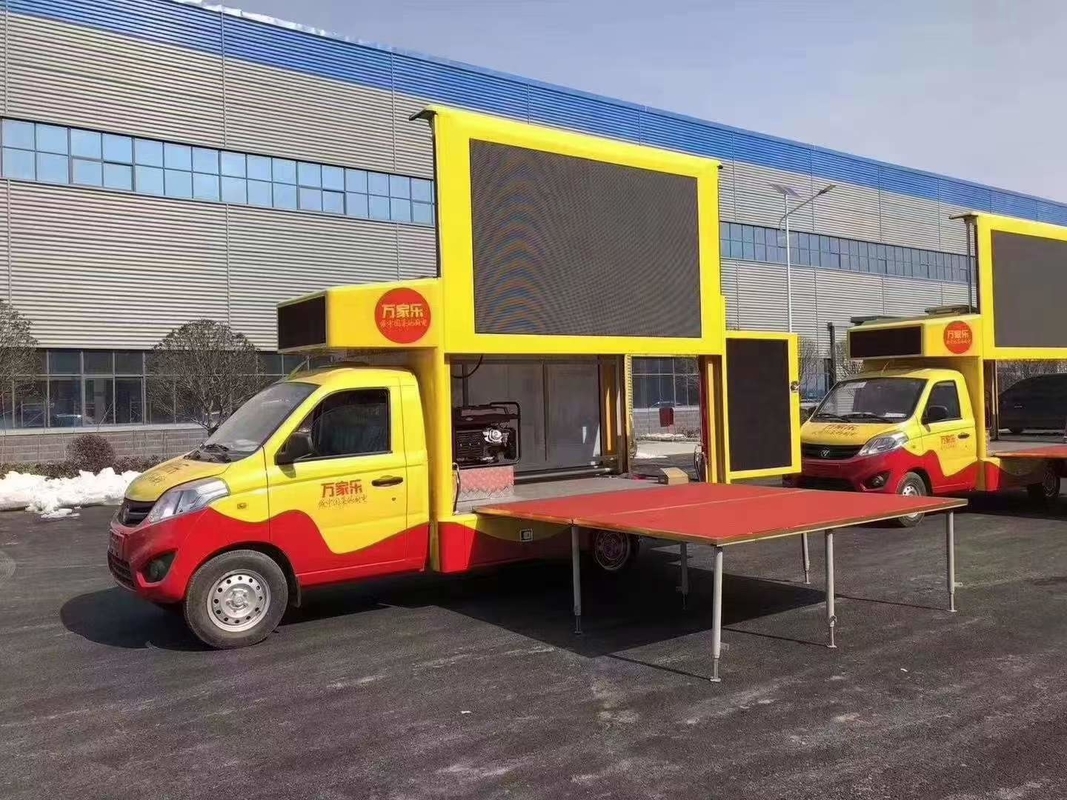 Veículo de publicidade da marca Small Foton Display LED montado Euro 6 Led Mobile Digital Advertising Sign Trailer