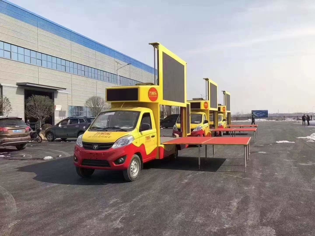 Veículo de publicidade da marca Small Foton Display LED montado Euro 6 Led Mobile Digital Advertising Sign Trailer